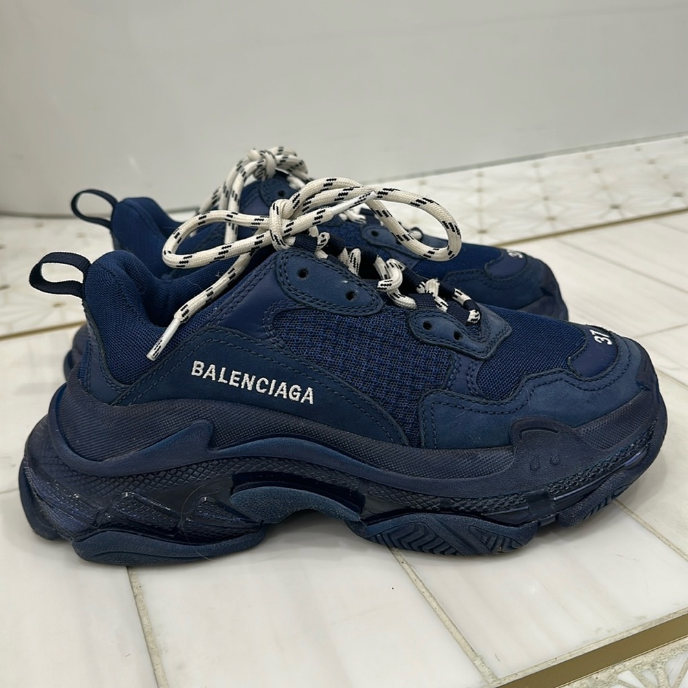 BALENCIAGA Triple S sneaker size 37 worn once